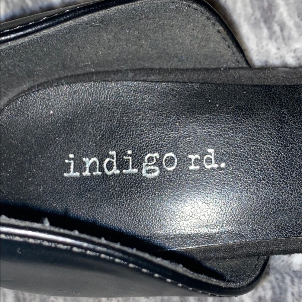Shoes - Picture 2 of 2